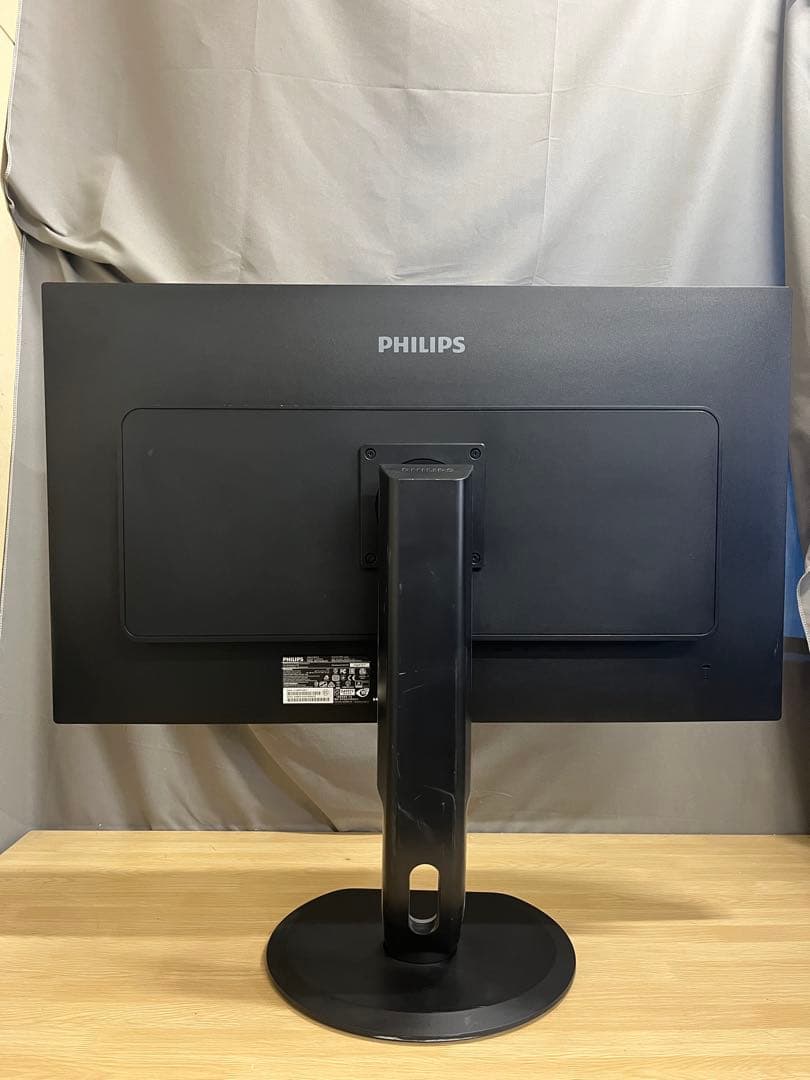 Philips 328P6V 32インチモニター　内蔵スピーカー　4K解像度