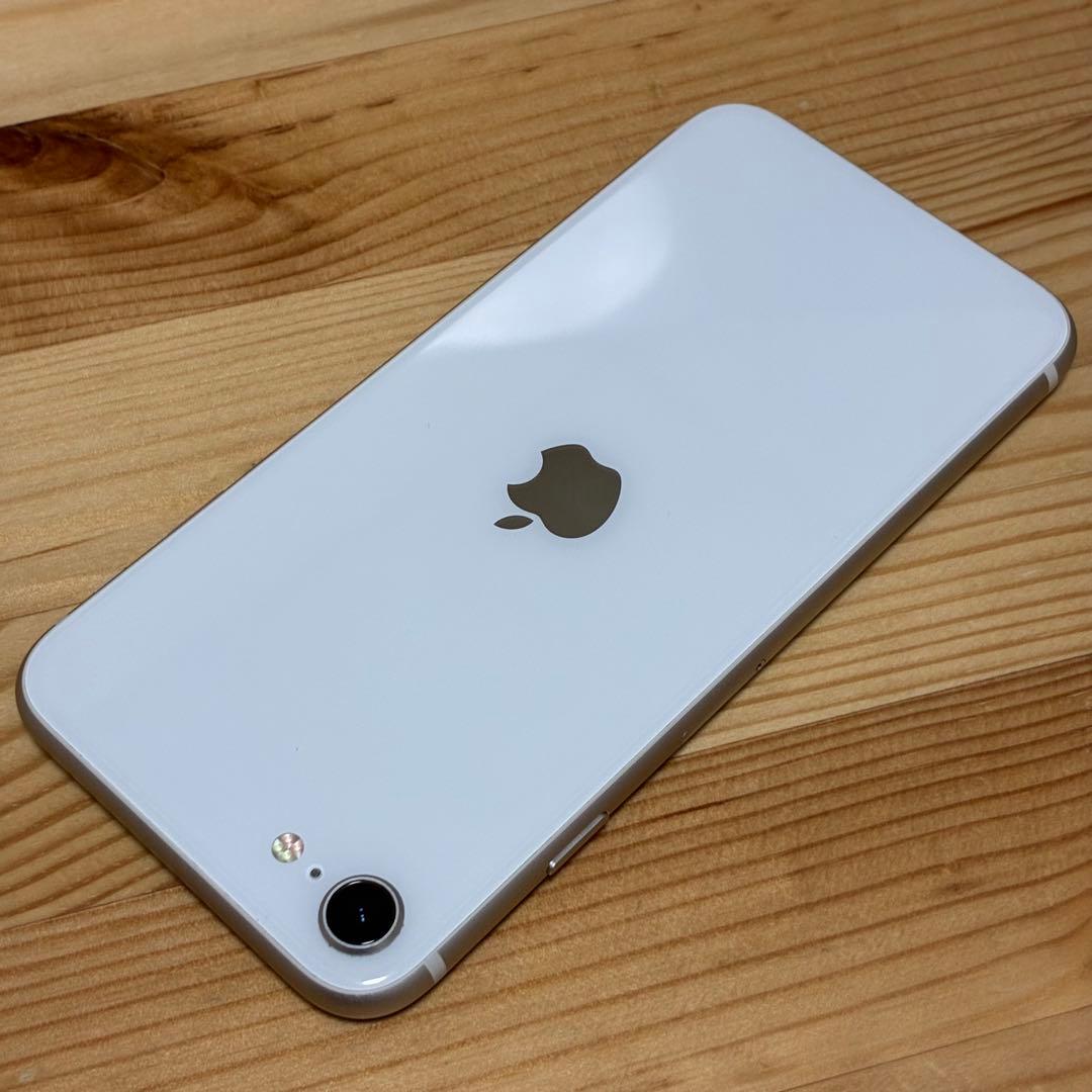 じ*い様 バッテリー新品　iPhoneSE第3世代64GB SIMフリー　美品