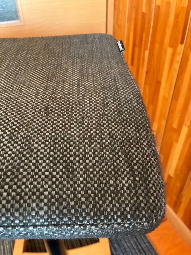 バランスシナジー　スクエア　腰痛対策椅子