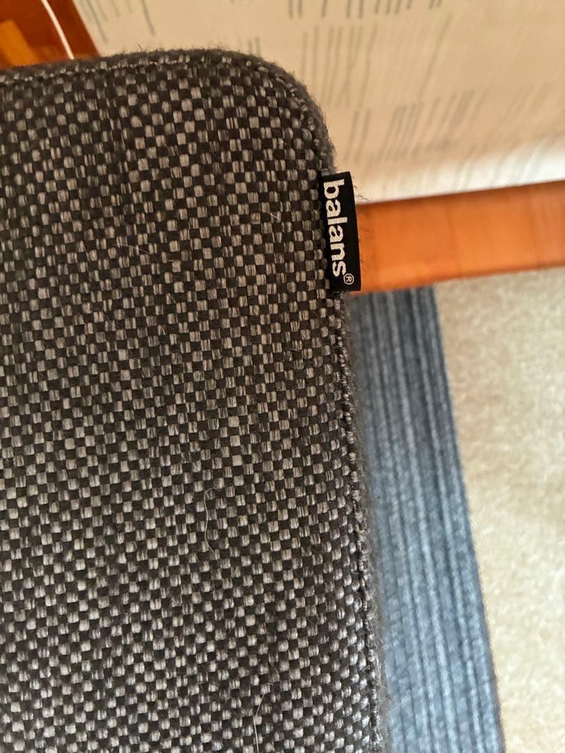 バランスシナジー　スクエア　腰痛対策椅子