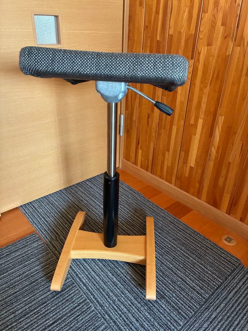 バランスシナジー　スクエア　腰痛対策椅子