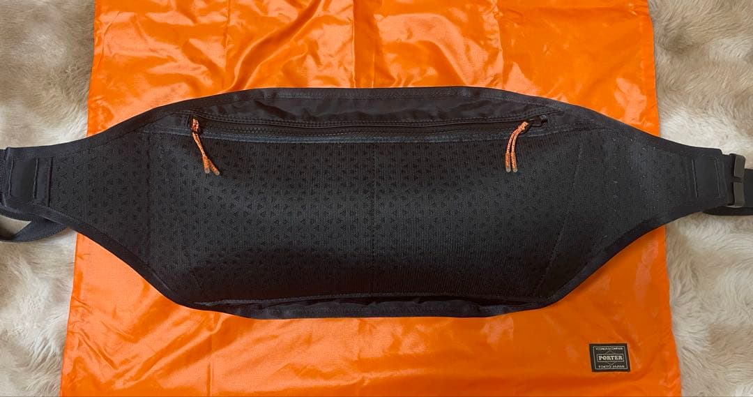 【美品】PORTER ポーター ボディバッグ ヘキサリア(S)682-17952