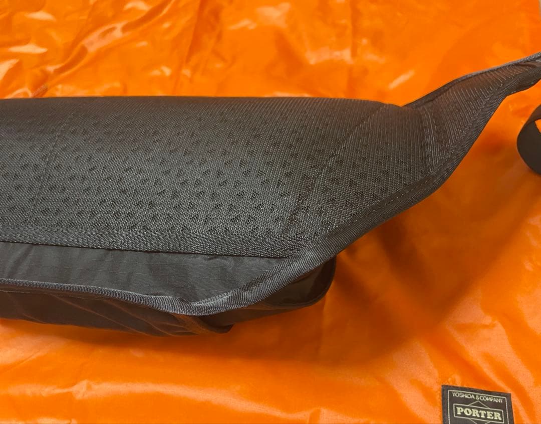 【美品】PORTER ポーター ボディバッグ ヘキサリア(S)682-17952