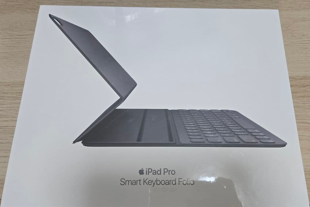 新品未開封 12.9iPadpro第3世代Smart KeyboardFolio