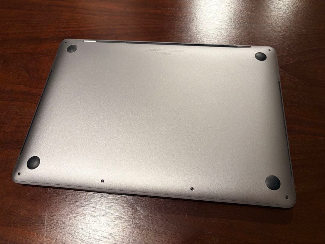 13インチMacBook Pro - スペースグレイ