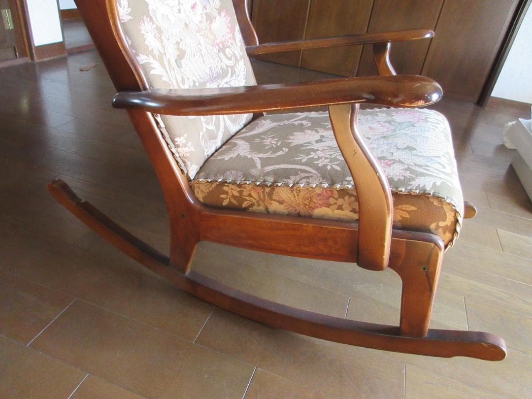 カリモク　木製ロッキングチェア