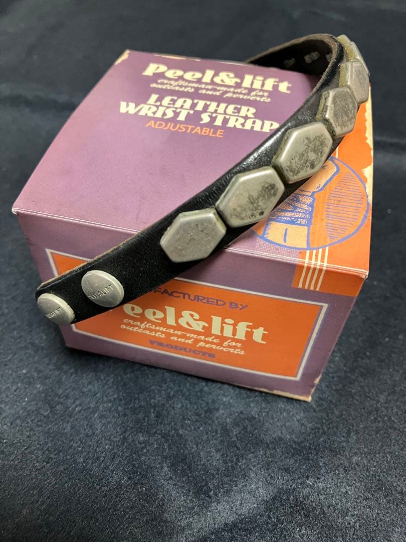 PEEL&LIFT small hex wristband スタッズブレス