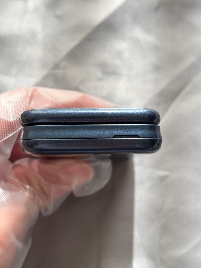 ドコモ らくらくホン F01M ネイビー