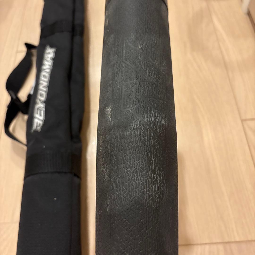 【美品】軟式用バット　ビヨンドマックスNE 83cm ケース付き