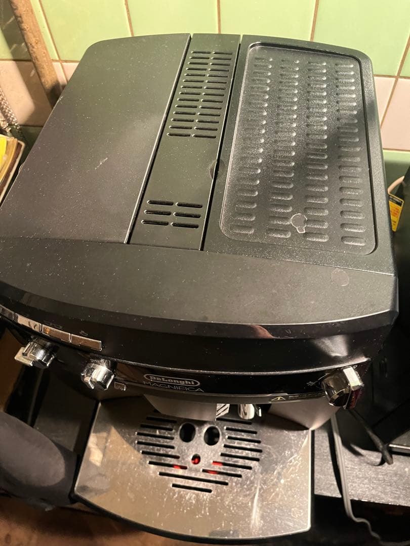 DeLonghi MAGNIFICA エスプレッソマシン