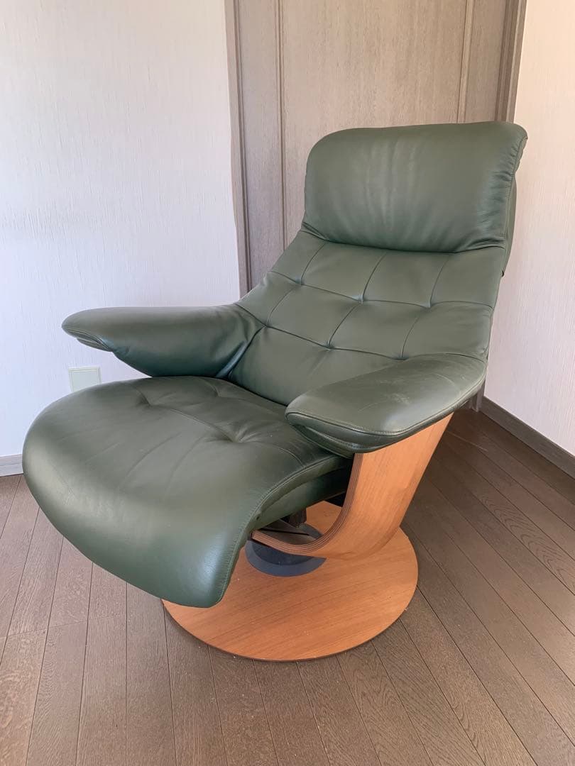 カリモク「ザ•ファースト」本革リクライニングチェアRU7250