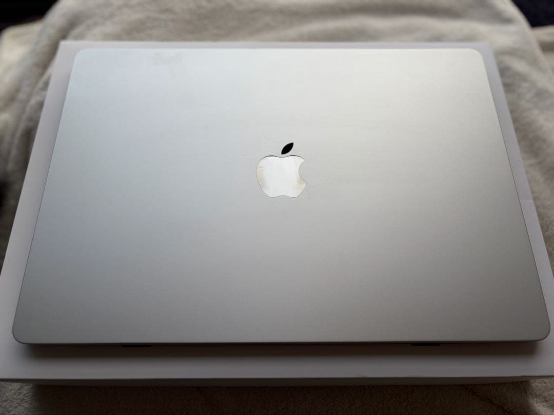 MacBook Air M2チップ搭載15インチ シルバー