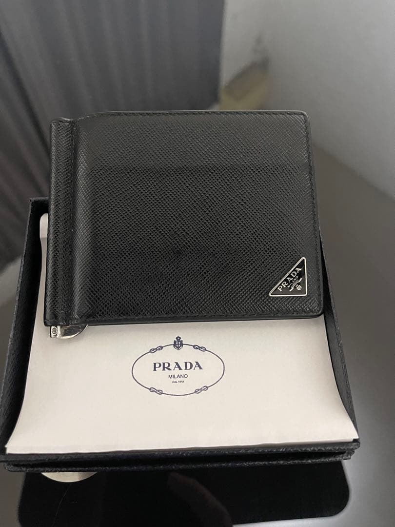 ぴこまる　PRADA ブラック レザー マネークリップ