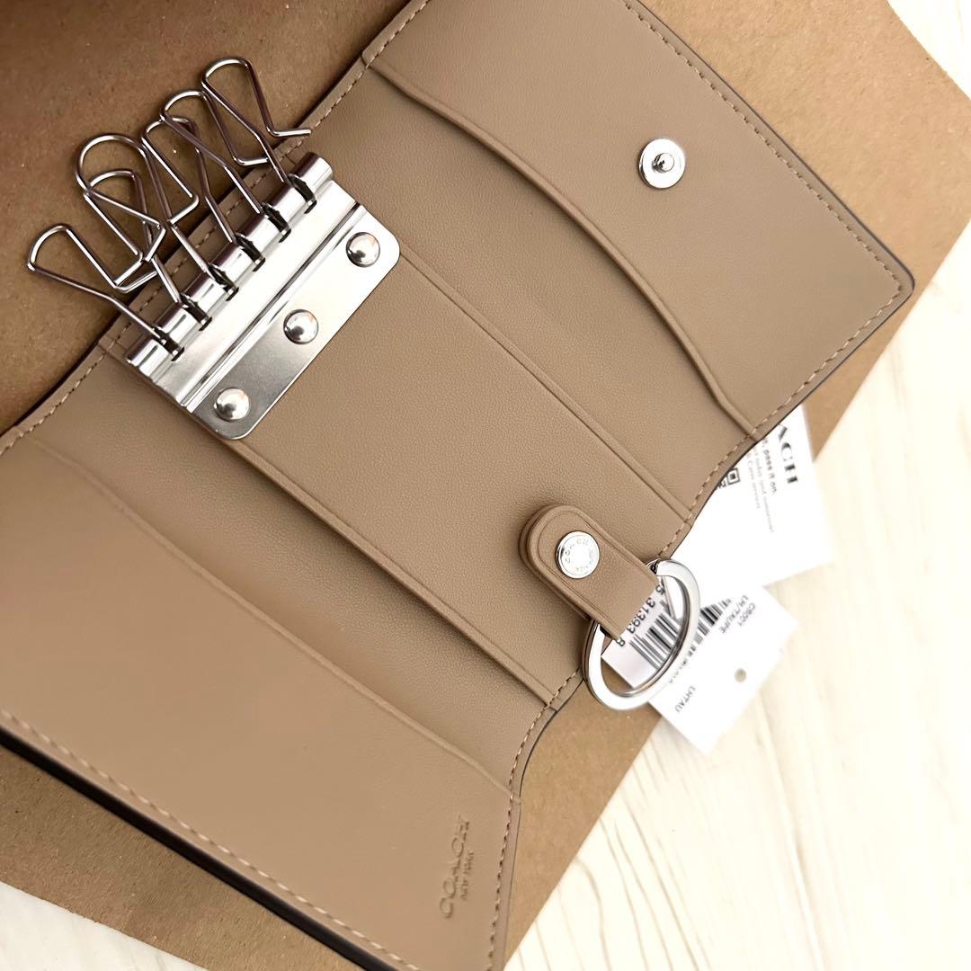 9 新品 COACHキーケース コーチ ベージュ キーケース