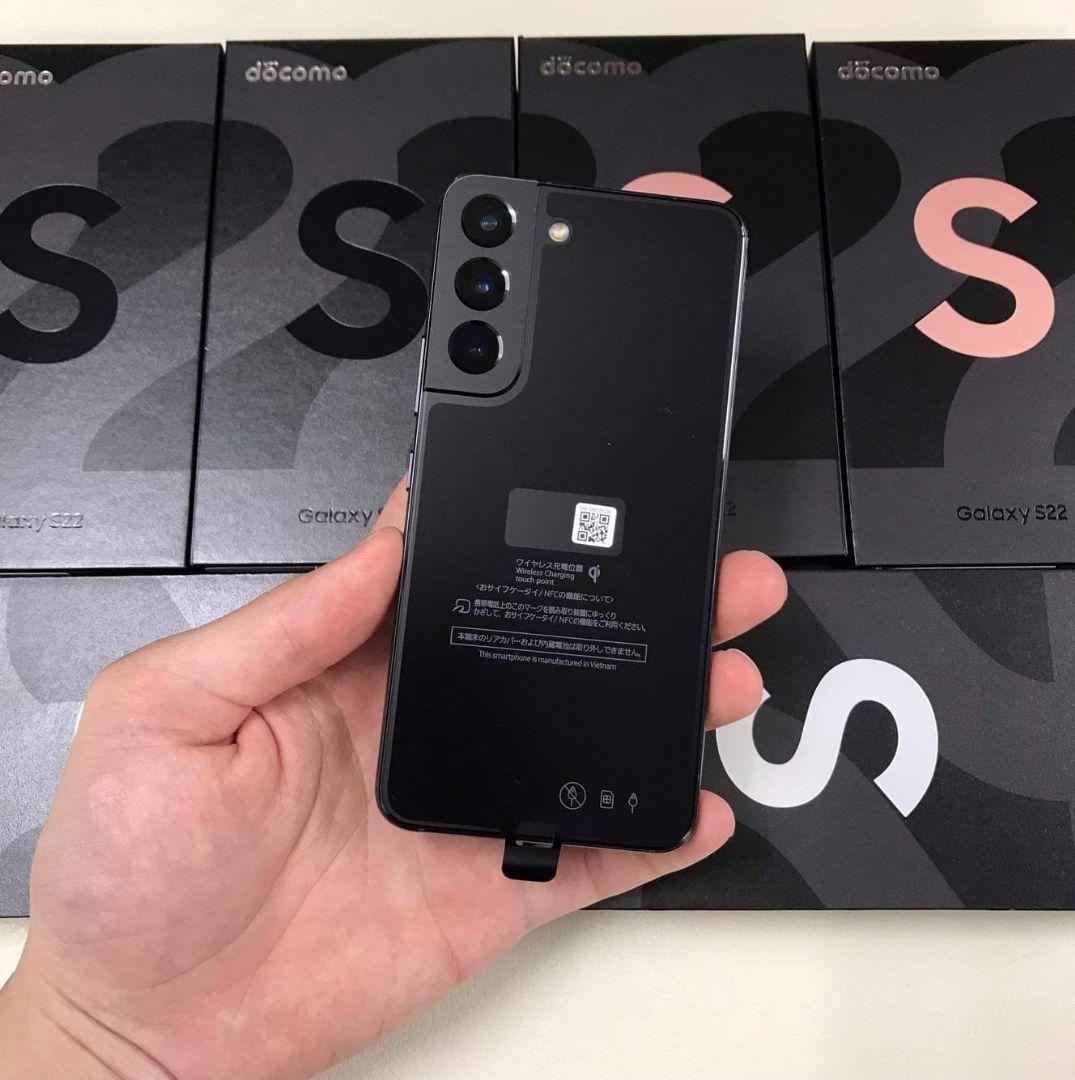 スマートフォン本体 good as new. complete box and cover case