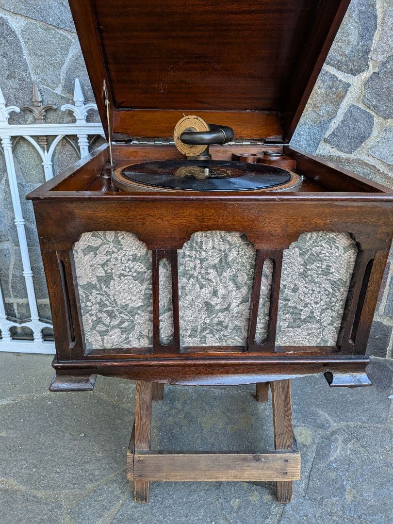ヴィンテージ木製蓄音機