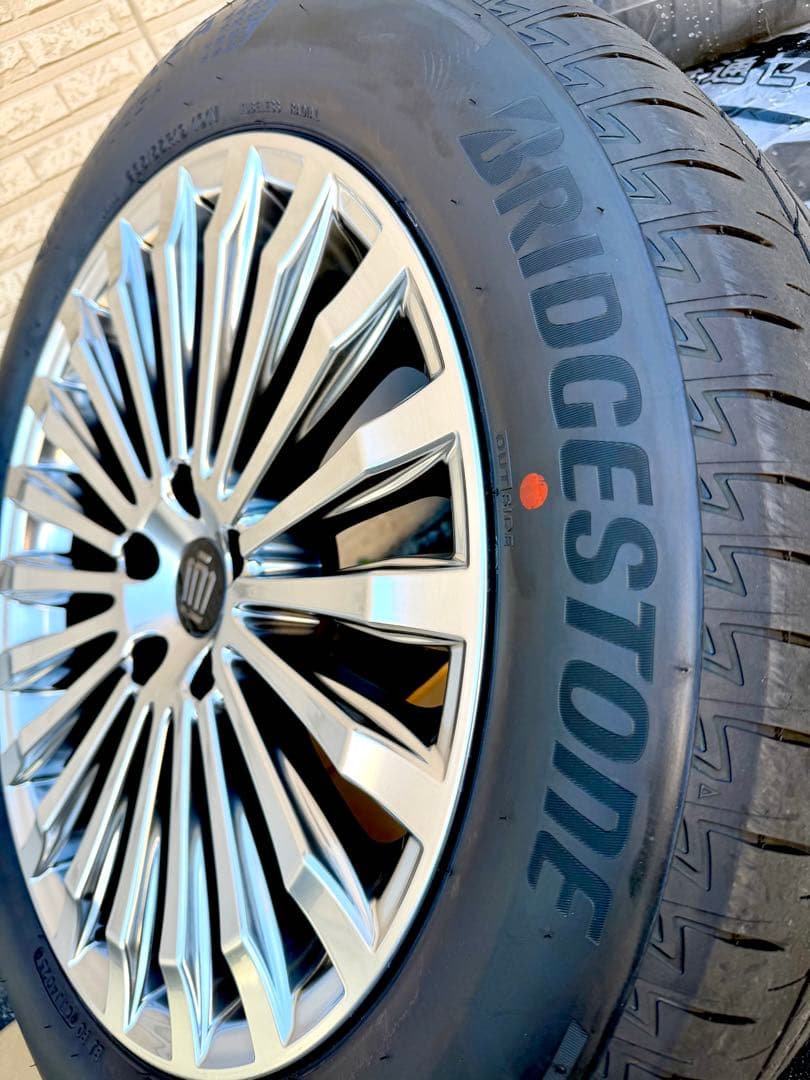 新品未装着未使用 新型クラウン 純正19インチ タイヤホイールセット 新車外し