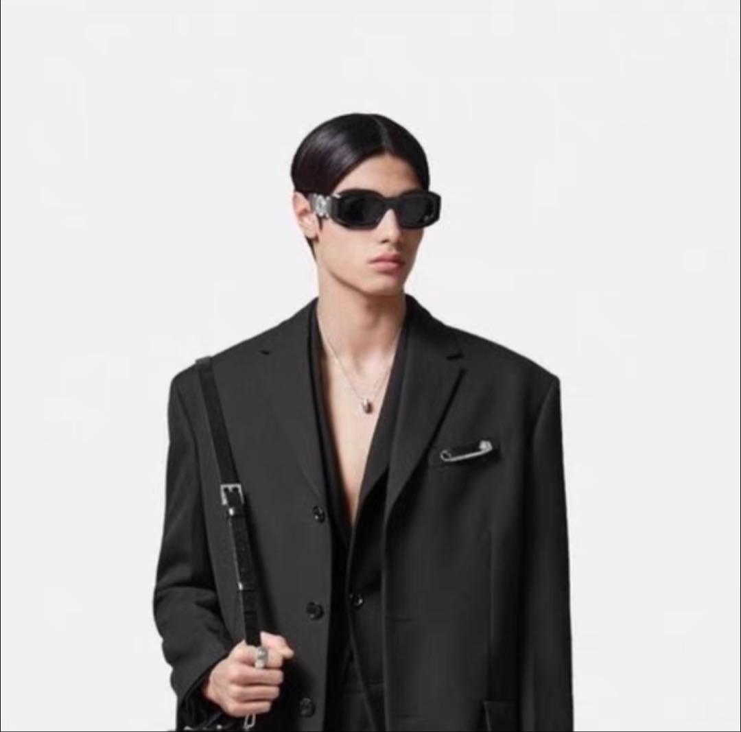 Versace ピン ブローチ 7.7センチ 正規品