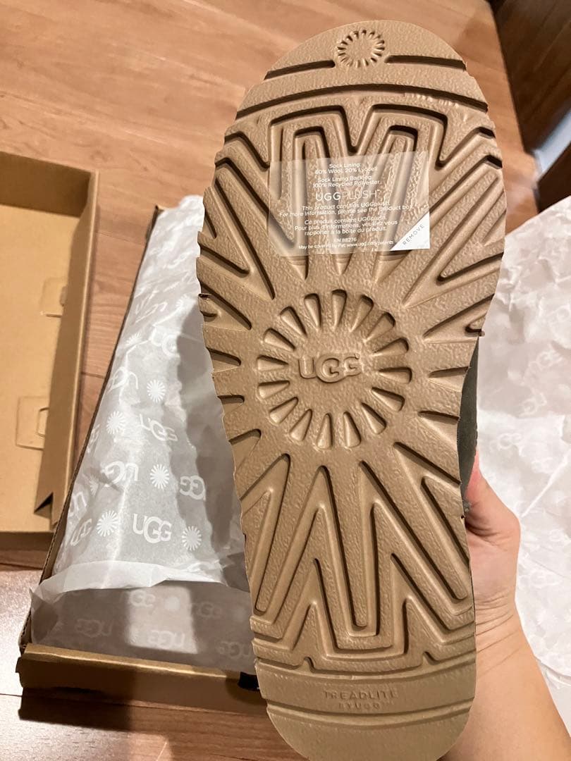 新品未使用 UGG クラシックウルトラミニ カーキ サイズ6