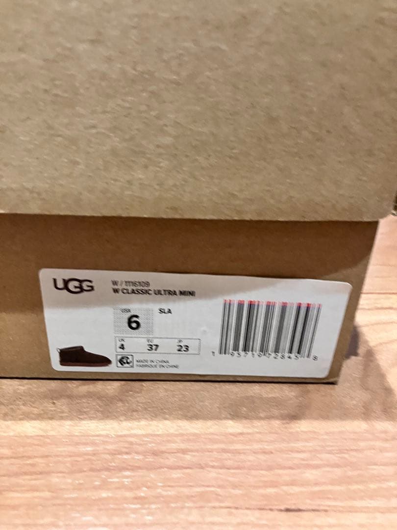 新品未使用 UGG クラシックウルトラミニ カーキ サイズ6