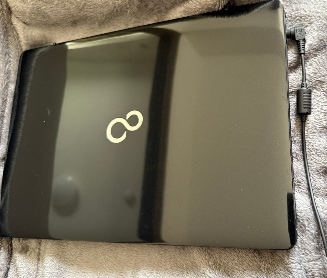 FMV LIFEBOOK AH53/A3 FMVA53A3B シャイニーブラック