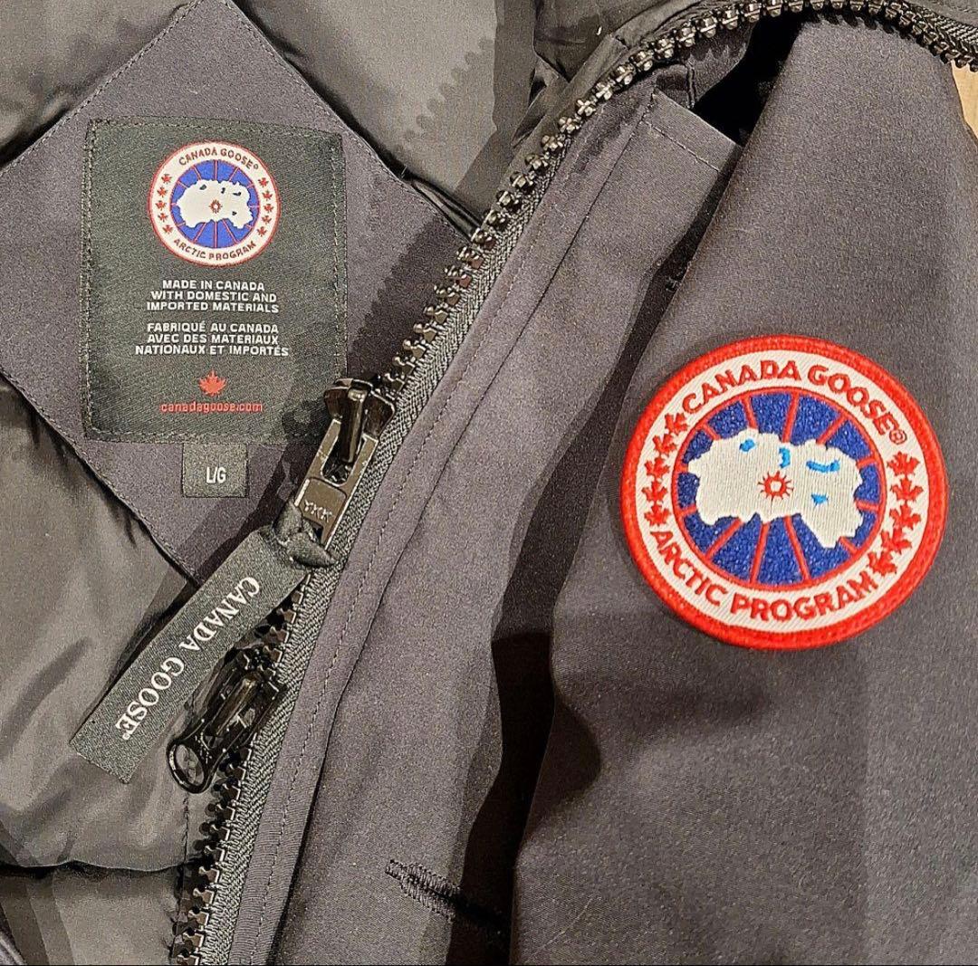 カナダグース ダウンジャケット