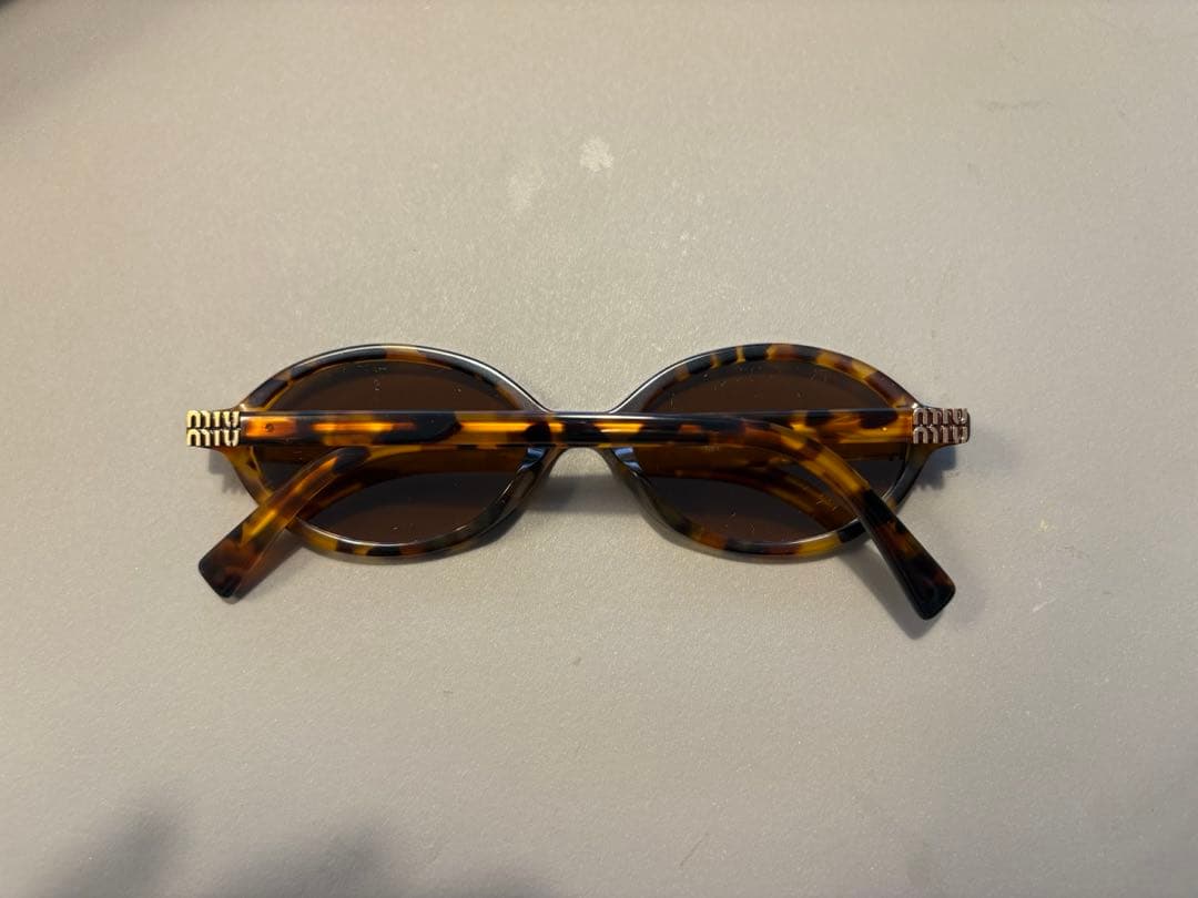 MIUMIU オーバル サングラス SMU 04Z