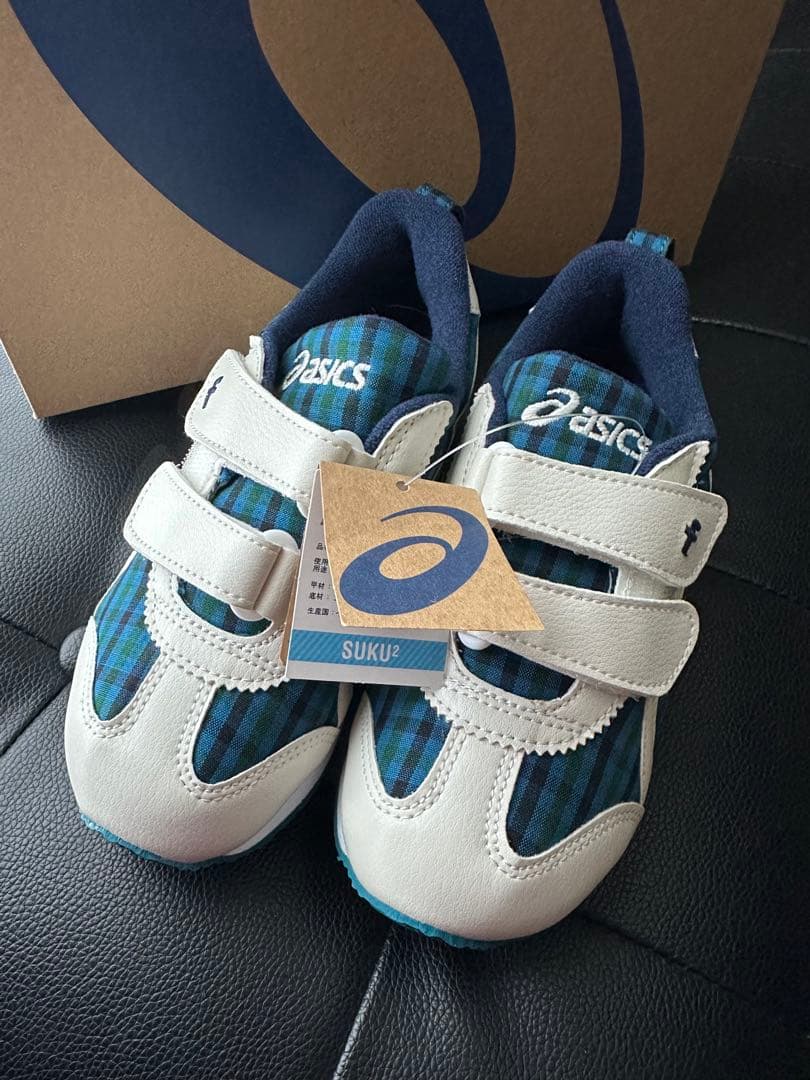 ファミリア familiar スニーカー アシックス asics 18.5 新品