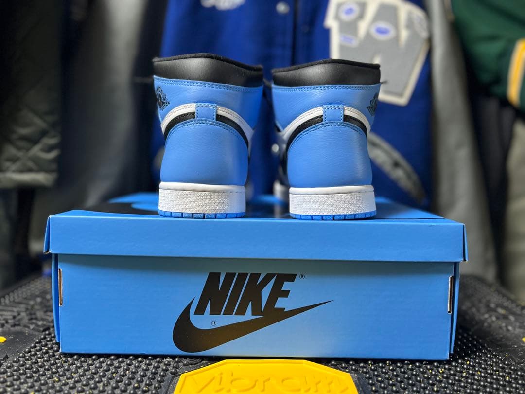 靴 Nike Air Jordan 1 Retro High OG UNC