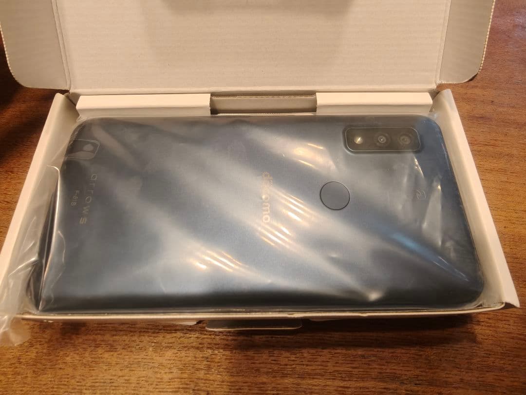 未使用 docomo arrows We (F-51B) ネイビー
