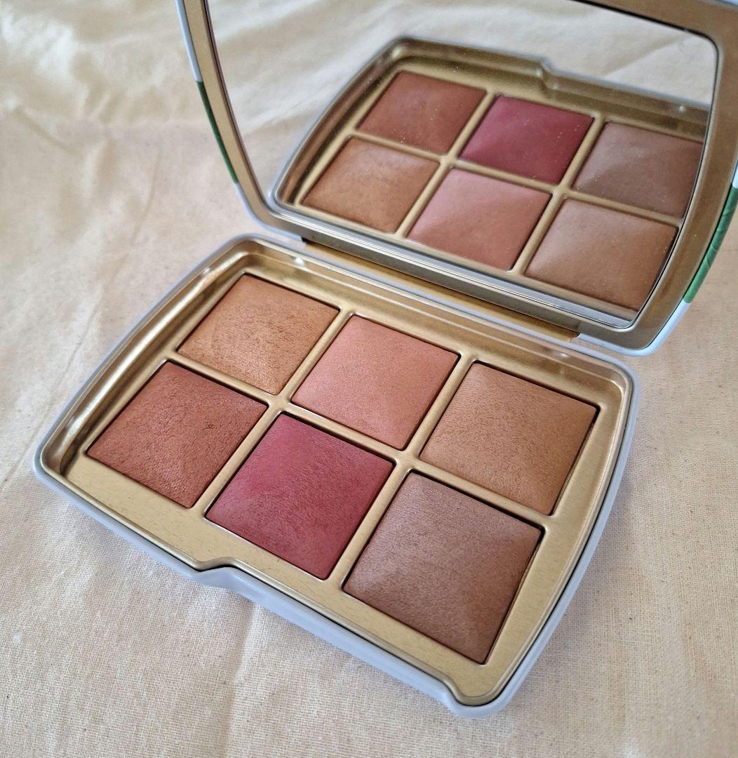 アワーグラス/アンビエントフェイスパレットlotus-flower