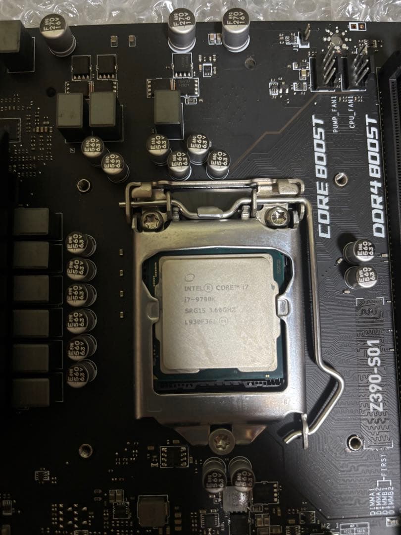 Intel Core i7-9700K Z390マザー付きbios確認済