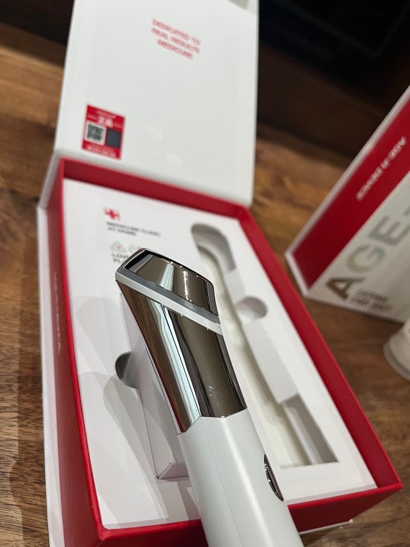 メディキューブ　美顔器2点＋ジェル2本セット