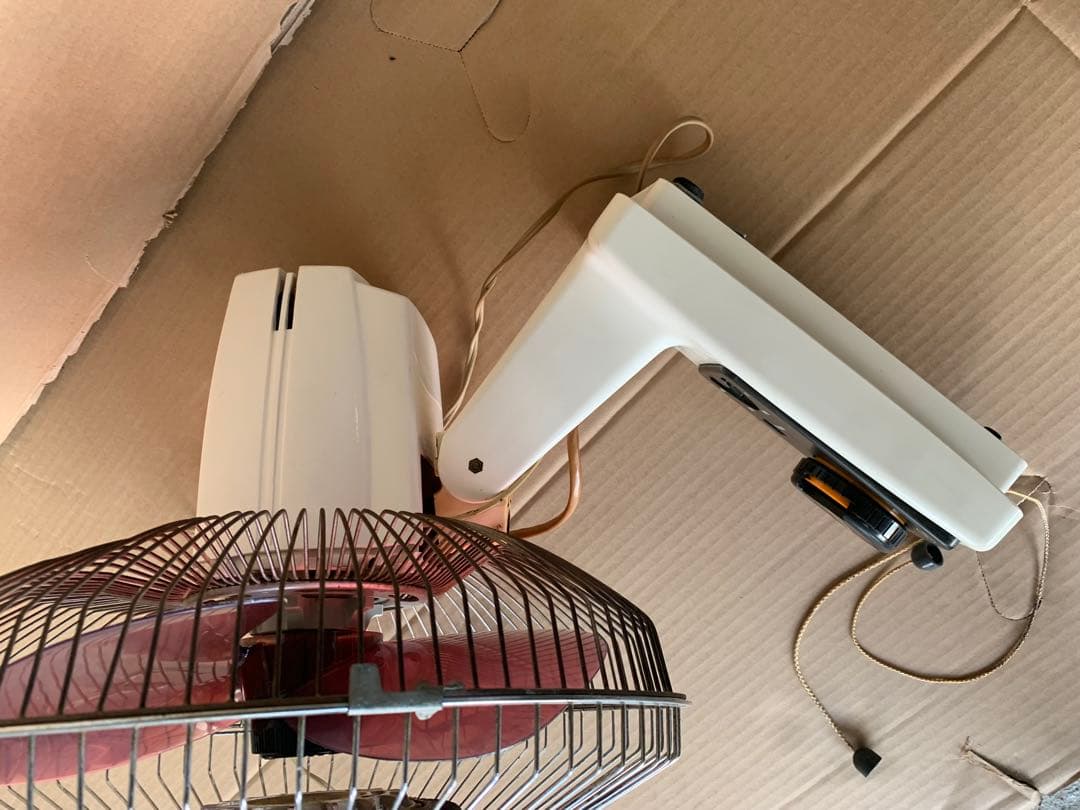 壁掛け扇風機 ダイヤル式 ホワイト