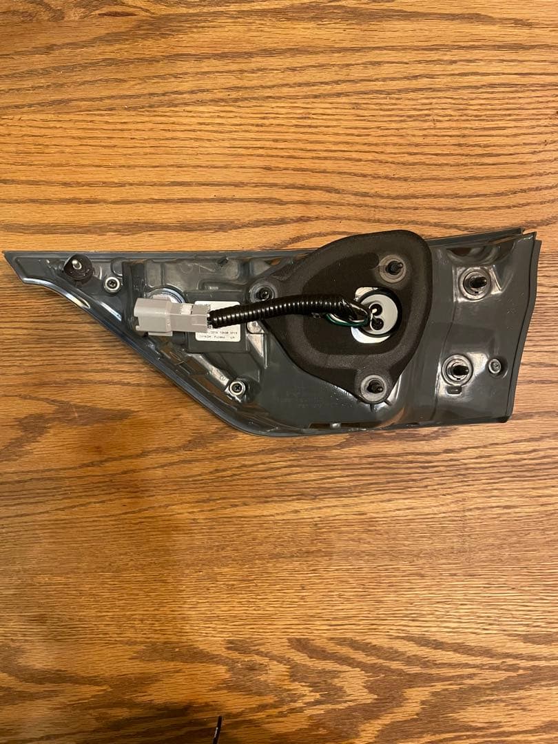 ハリアー60 テールランプ　テールレンズ　左側(助手席)