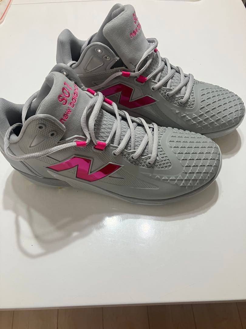 ニューバランス、野球スパイク