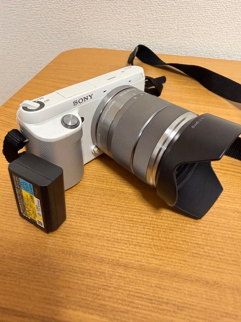 SONY ミラーレス一眼 ホワイト　NEX-F3