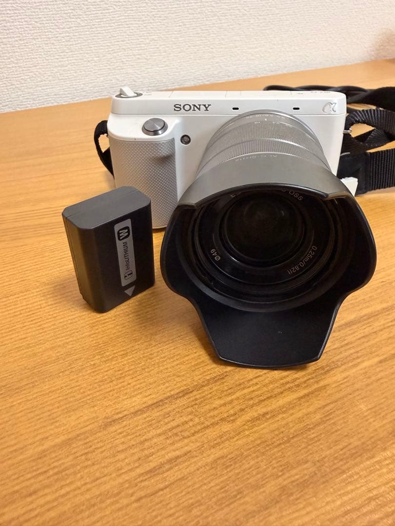 SONY ミラーレス一眼 ホワイト　NEX-F3