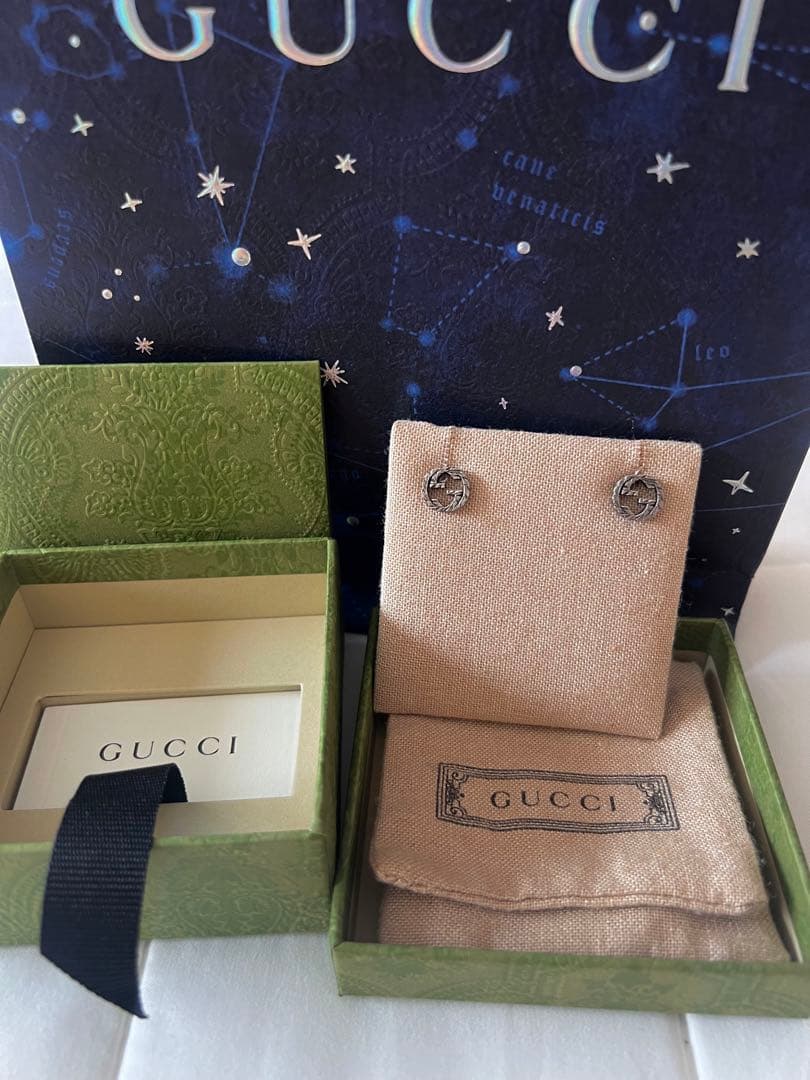 GUCCI ピアス　インターロッキングG 燻　ユニセックス