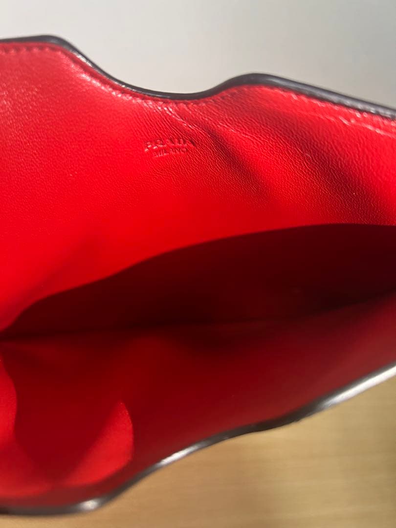 PRADA / プラダ iPADケース　レザーケース　ハート柄