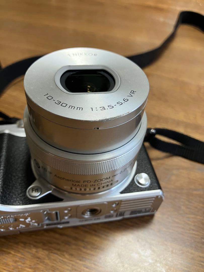 Nikon1 J5 +10-30mmパワーズームレンズ付き