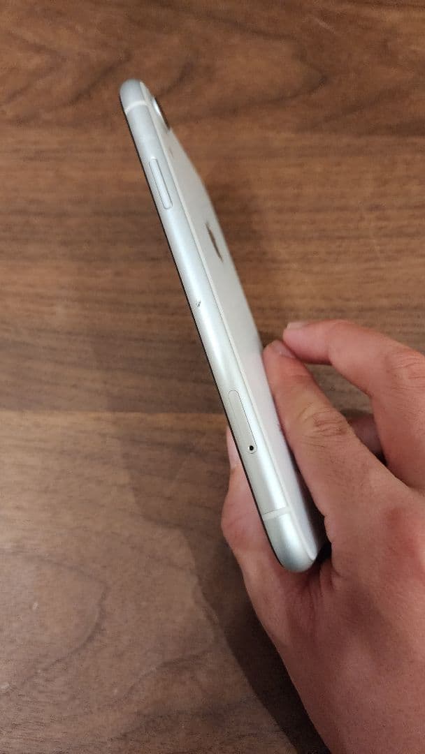 iPhone XR simフリー