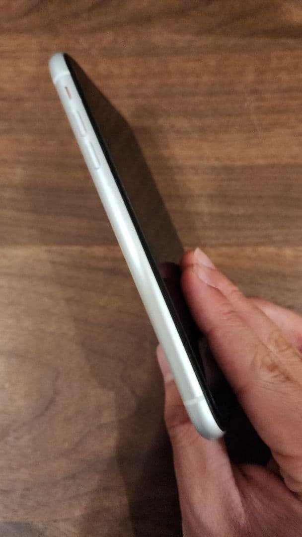 iPhone XR simフリー