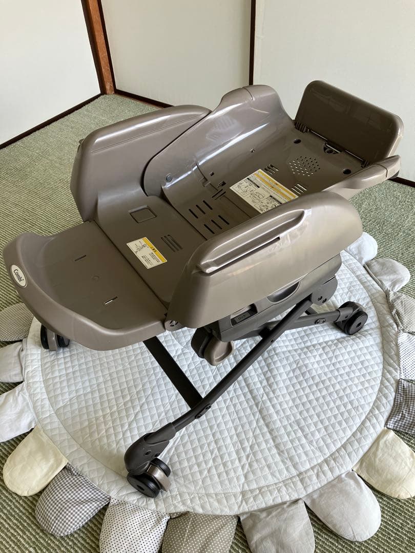 お値下げ！Combi ネムリラ手動スウィングベッド＆ハイローチェア　アカホン限定