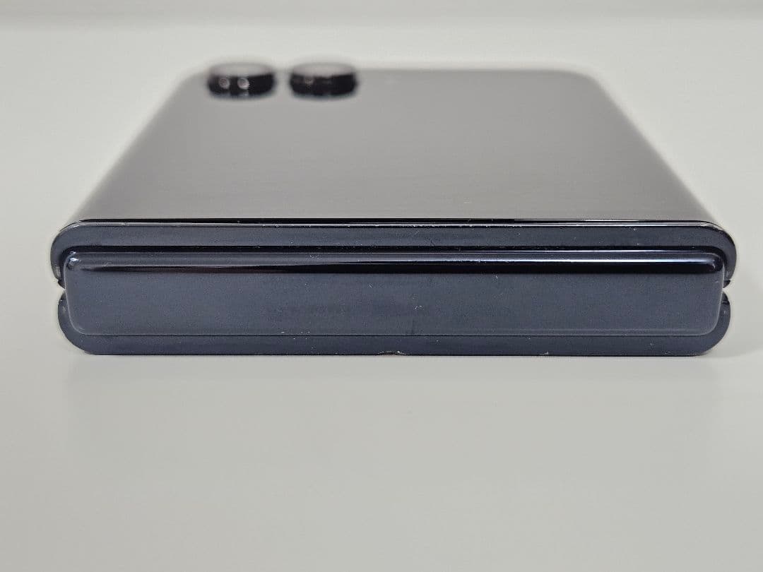 Motorola razr 50 ultra米国版12/256GB SIMフリー