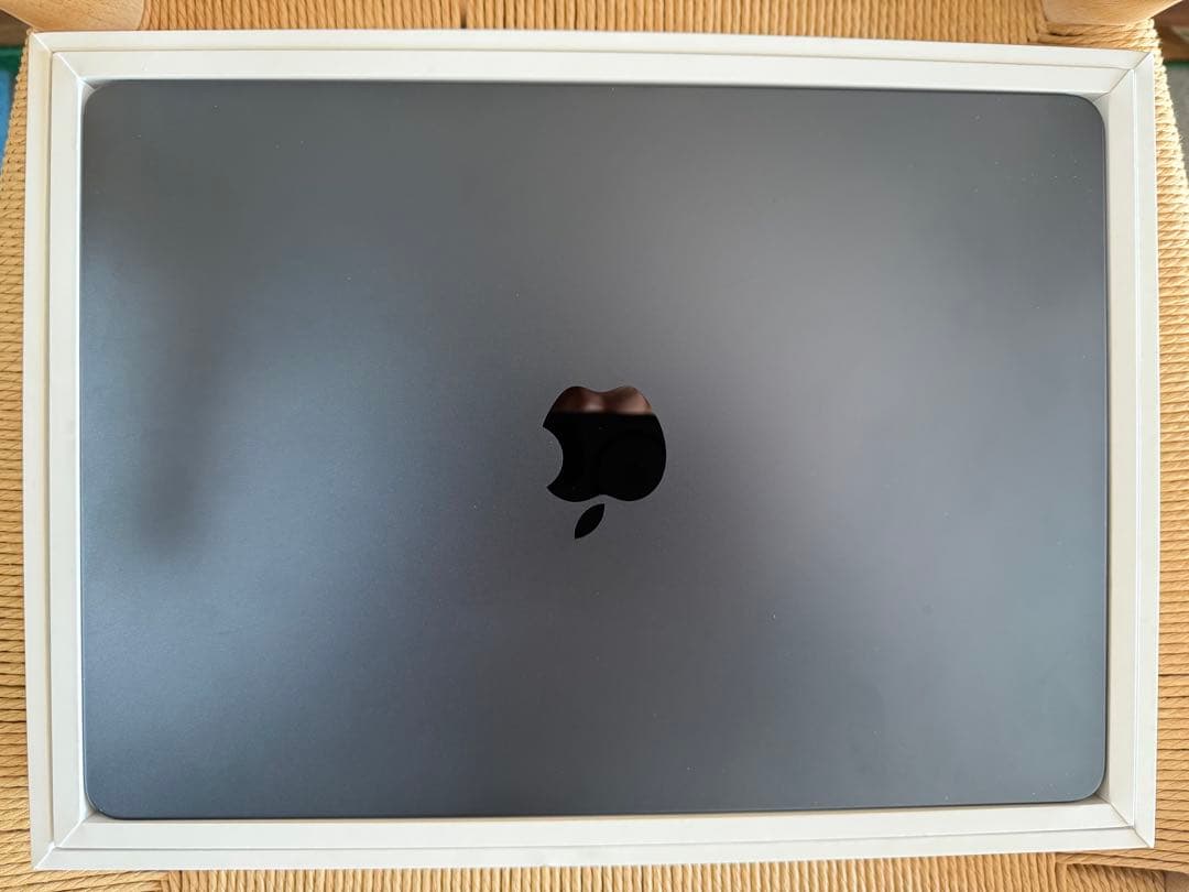 MacBook Air 2022 16GB 256GB 未使用に近い