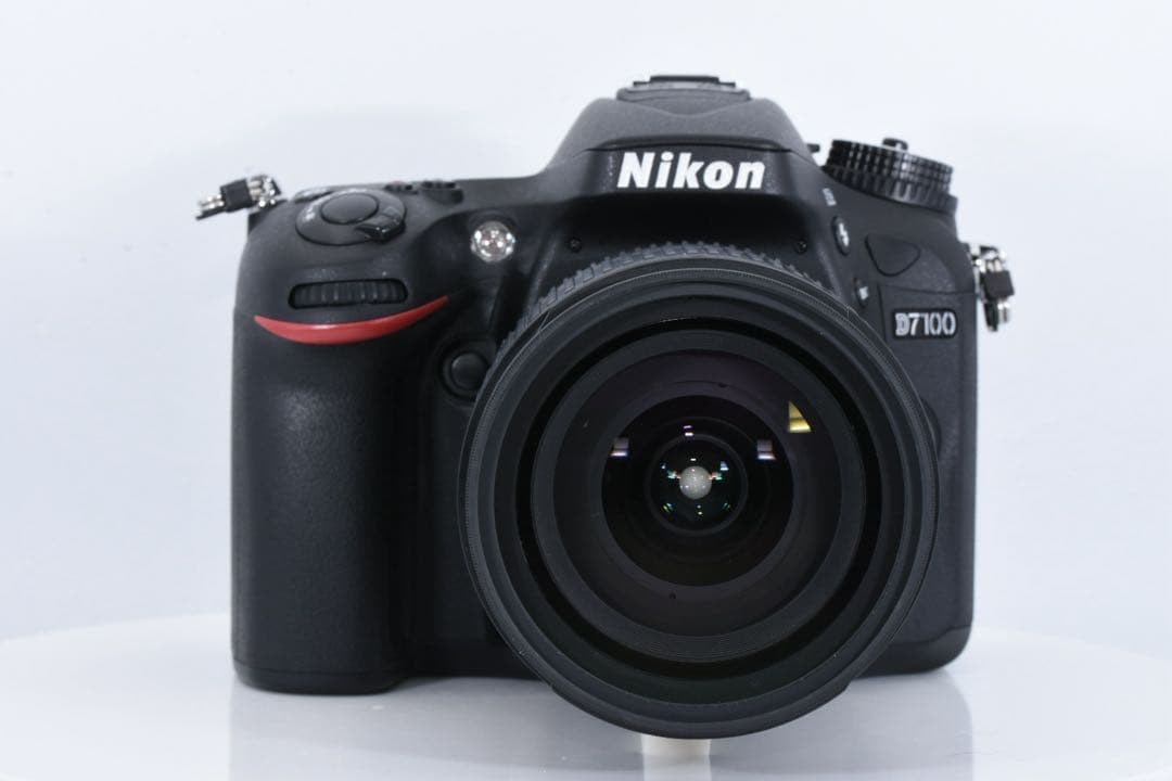 ニコン Nikon D7100➕18-135mmレンズ➕スマホ転送アダプター付き