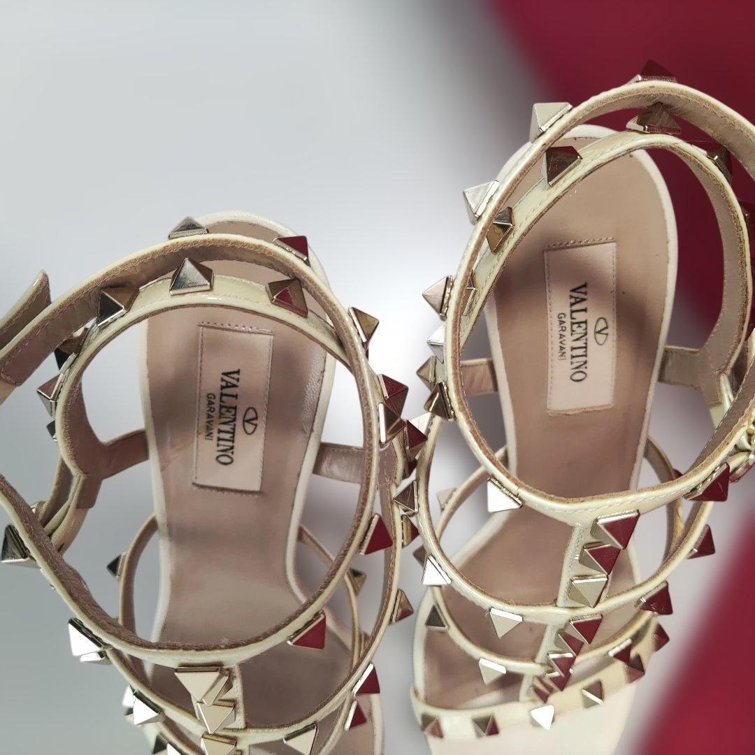 ヴァレンティノガラヴァーニ ハイヒール 38 ロックスタッズ エナメル サンダル
