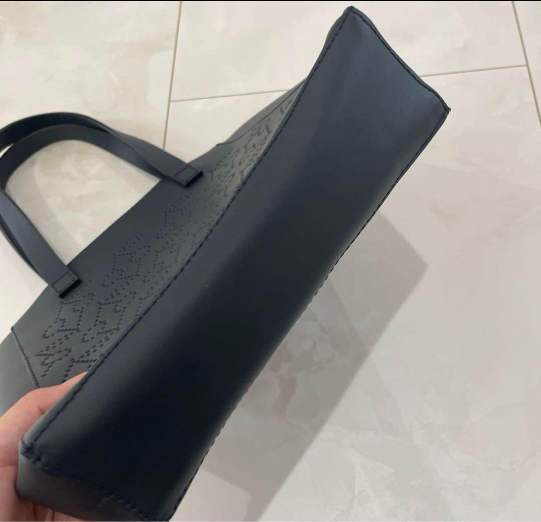 美品　ボンポワン　チェリー型押し　レザーバッグ