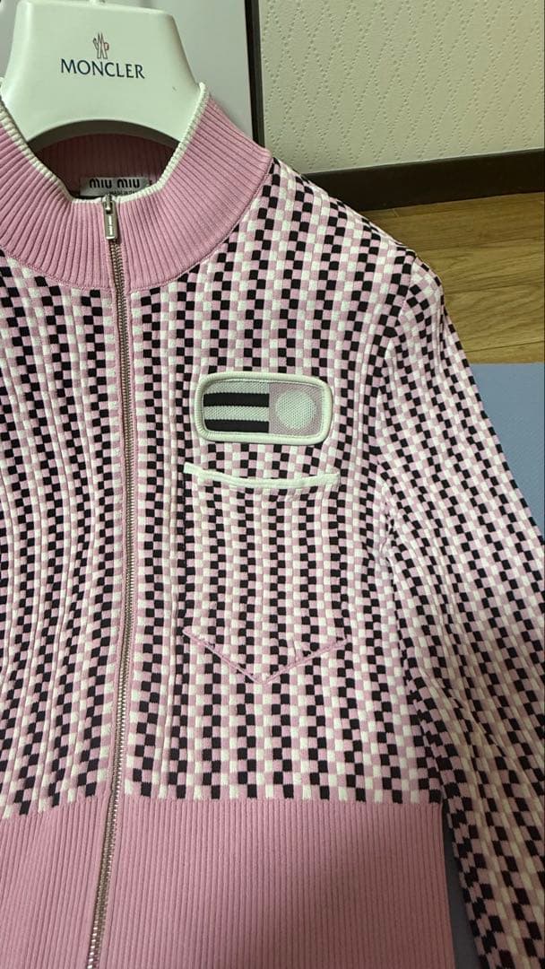 最終価格 ほぼ新品Sサイズ MIU MIU 伸縮性 カーディガン